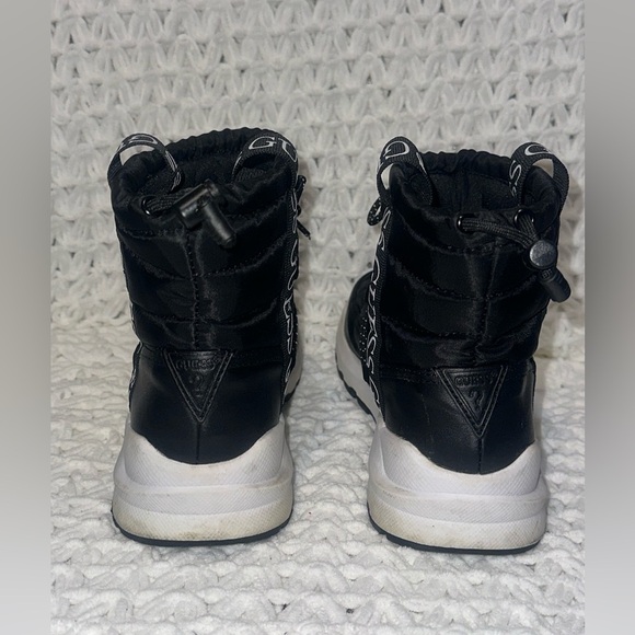 GUESS Women’s puffy Ankle Boots Size 7 - Picture 5 of 8